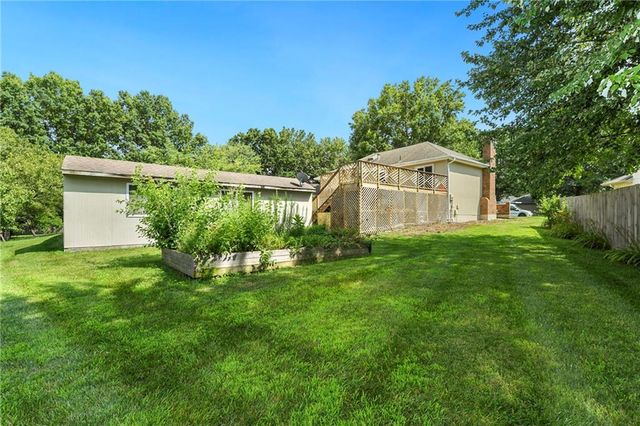 1732 SE Silkwood Court, Lee's Summit, MO 64063