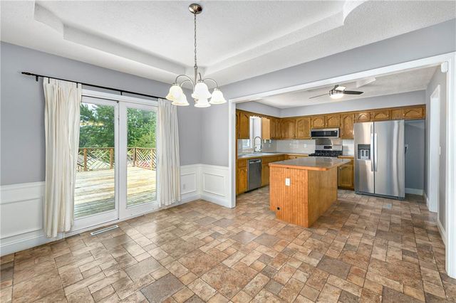 1732 SE Silkwood Court, Lee's Summit, MO 64063