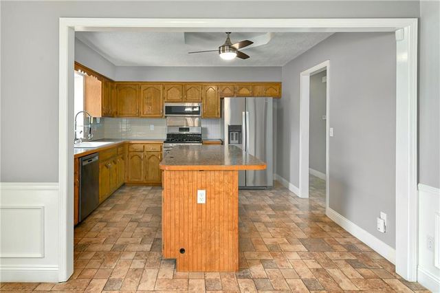 1732 SE Silkwood Court, Lee's Summit, MO 64063