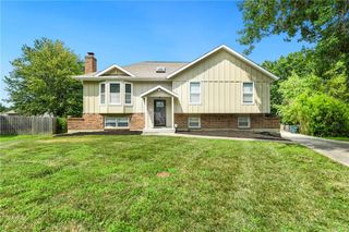 1732 SE Silkwood Court, Lee's Summit, MO 64063