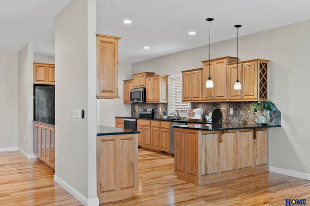 6528 Lone Tree Drive, Lincoln, NE 68512