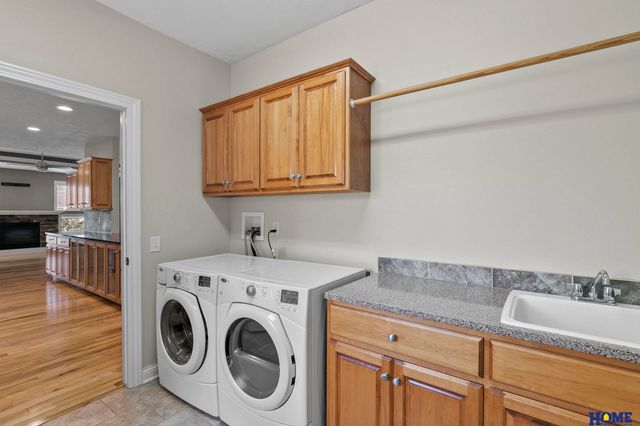 6528 Lone Tree Drive, Lincoln, NE 68512