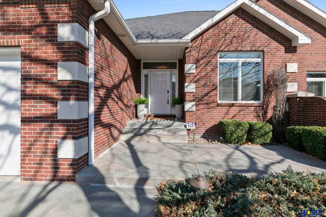 6528 Lone Tree Drive, Lincoln, NE 68512