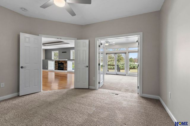 6528 Lone Tree Drive, Lincoln, NE 68512