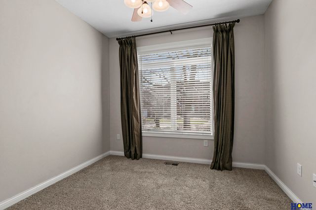 6528 Lone Tree Drive, Lincoln, NE 68512