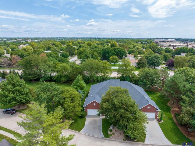 6528 Lone Tree Drive, Lincoln, NE 68512