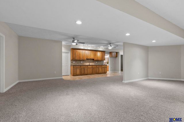 6528 Lone Tree Drive, Lincoln, NE 68512