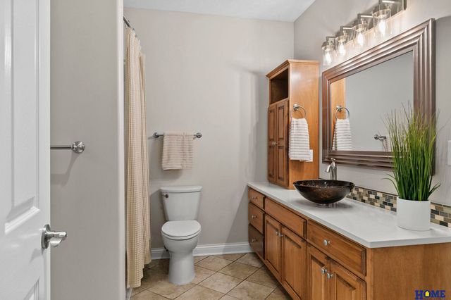 6528 Lone Tree Drive, Lincoln, NE 68512