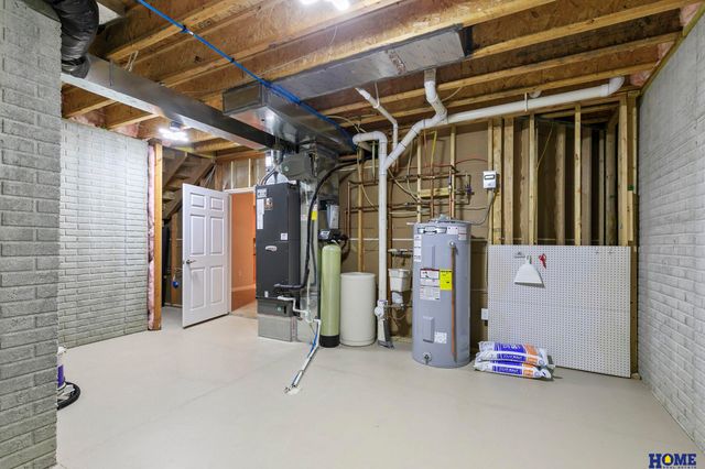 6528 Lone Tree Drive, Lincoln, NE 68512