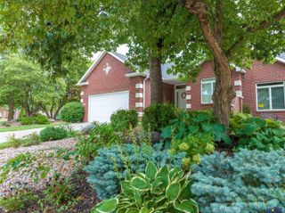 6528 Lone Tree Drive, Lincoln, NE 68512