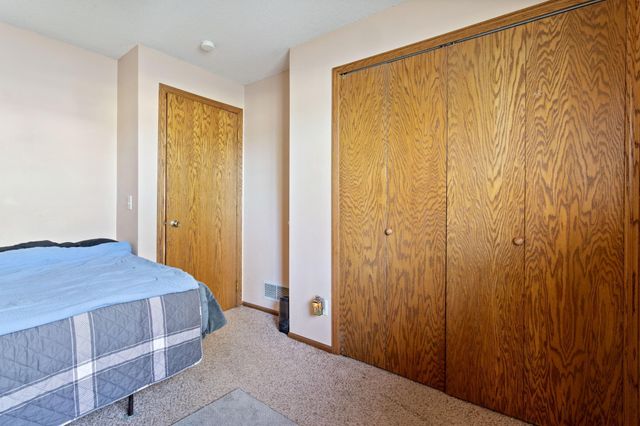 1501 80th Avenue N, Brooklyn Park, MN 55444