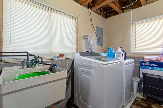 1501 80th Avenue N, Brooklyn Park, MN 55444