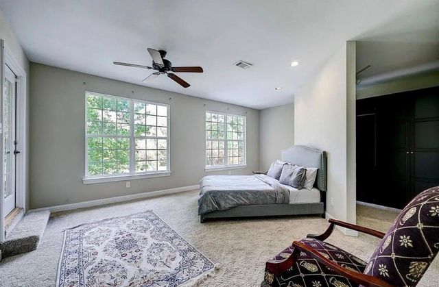 8 N Timber Top Drive, The Woodlands, TX 77380