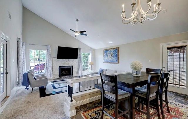 8 N Timber Top Drive, The Woodlands, TX 77380