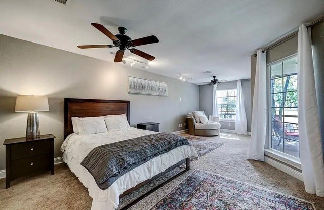8 N Timber Top Drive, The Woodlands, TX 77380