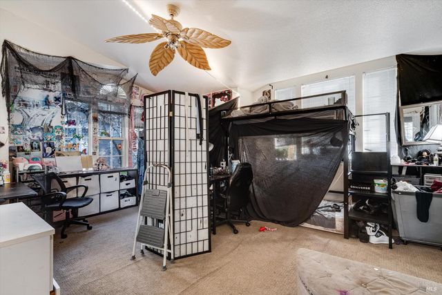 590 Laurel Grove Cir, Santa Rosa, CA 95407