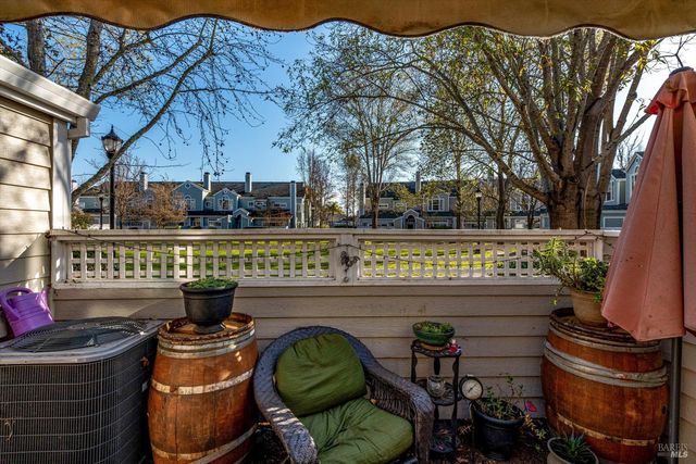 590 Laurel Grove Cir, Santa Rosa, CA 95407