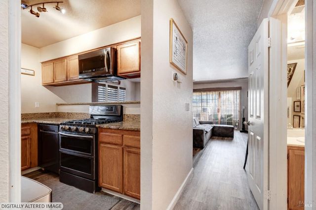 590 Laurel Grove Cir, Santa Rosa, CA 95407