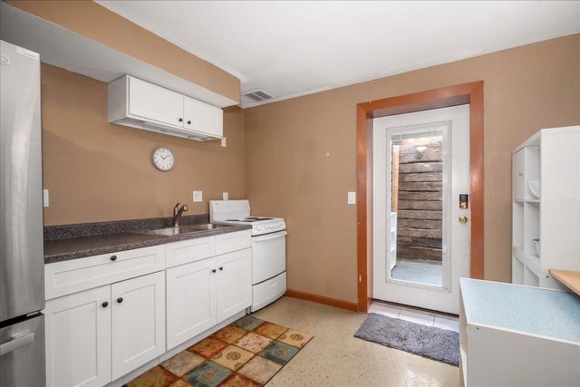 22817 E MORRIS Rd, Newman Lake, WA 99025