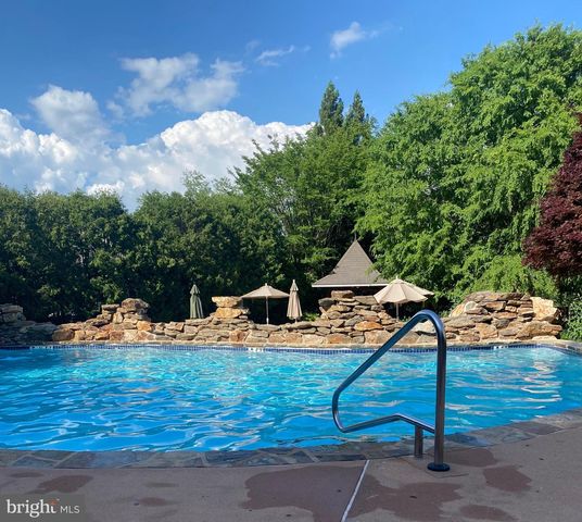 134 PORTMARNOCK DR, Avondale, PA 19311