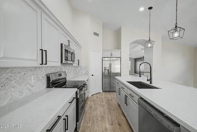 723 W DOUGLAS Avenue, Gilbert, AZ 85233