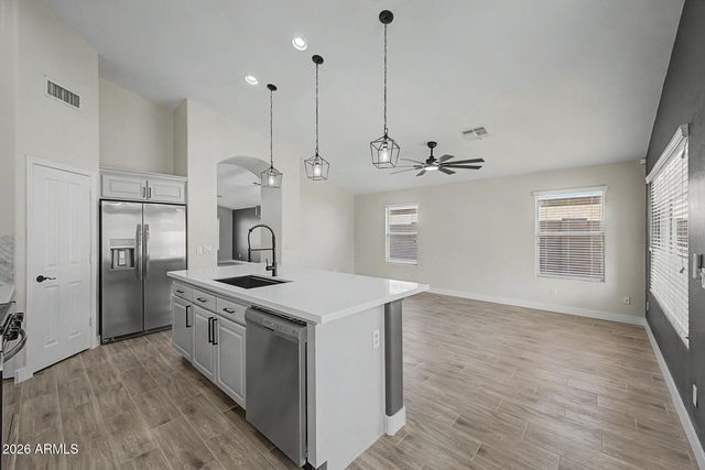 723 W DOUGLAS Avenue, Gilbert, AZ 85233