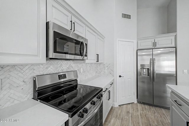 723 W DOUGLAS Avenue, Gilbert, AZ 85233