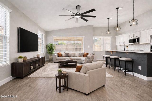 723 W DOUGLAS Avenue, Gilbert, AZ 85233