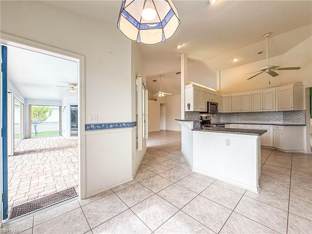 4116 SW 1st PL, Cape Coral, FL 33914