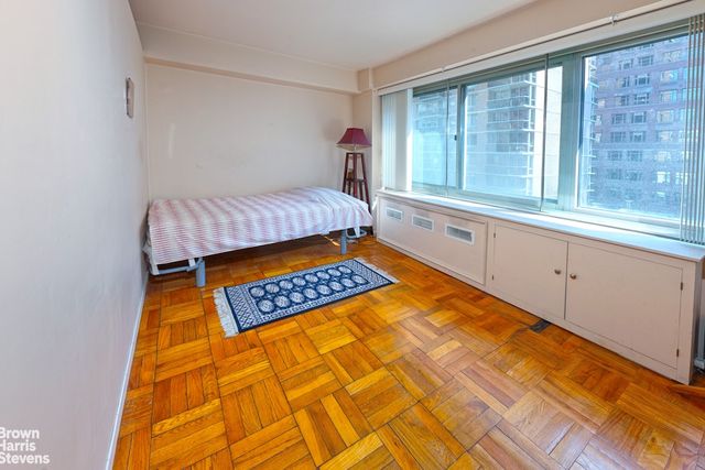 225 E 46th St Apt 10H, New York City, NY 10017