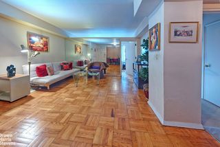225 E 46th St Apt 10H, New York City, NY 10017