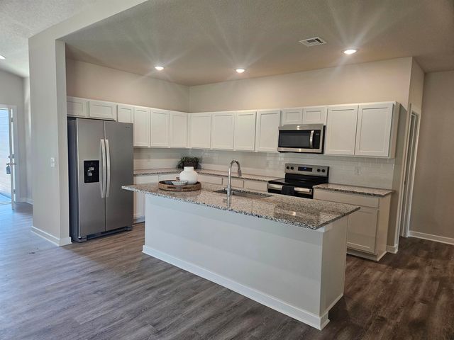 1017 N Forestview St, Wichita, KS 67235