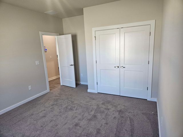 1017 N Forestview St, Wichita, KS 67235