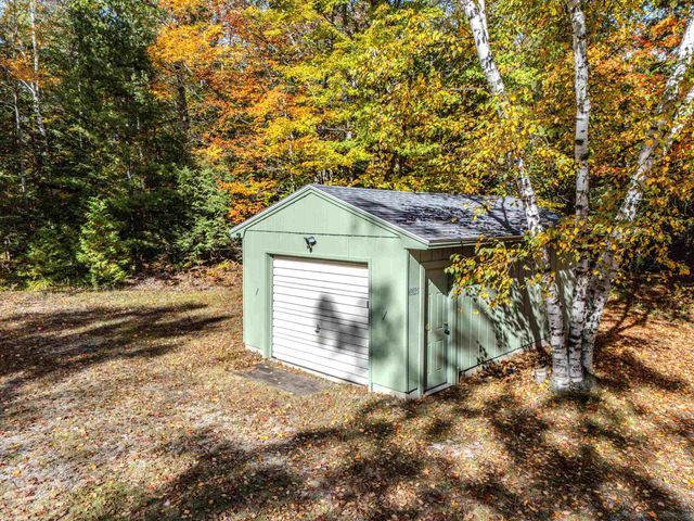 10835 N Shore Drive, Leelanau Twp, MI 49670