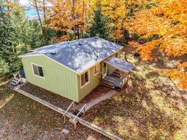 10835 N Shore Drive, Leelanau Twp, MI 49670