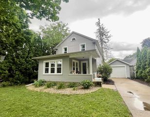 824 N Garfield Avenue, Janesville, WI 53545