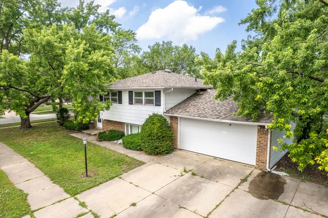 555 N Cherry Drive, Glenwood, IL 60425