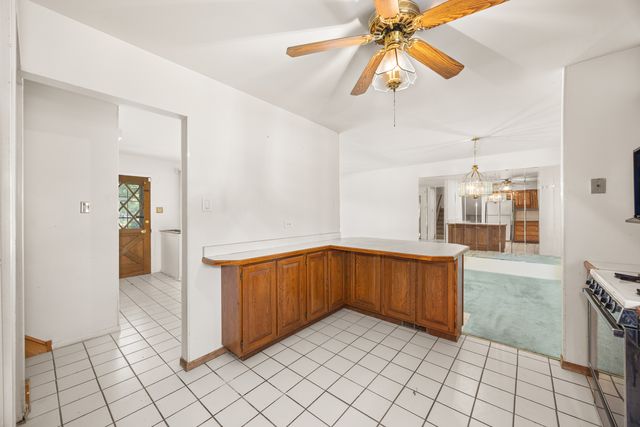 555 N Cherry Drive, Glenwood, IL 60425