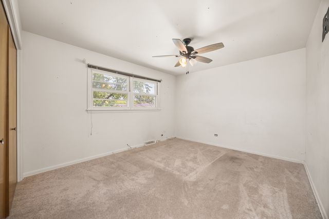 555 N Cherry Drive, Glenwood, IL 60425