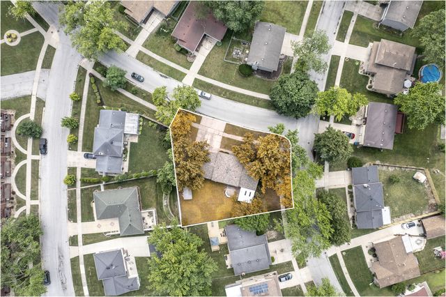 555 N Cherry Drive, Glenwood, IL 60425