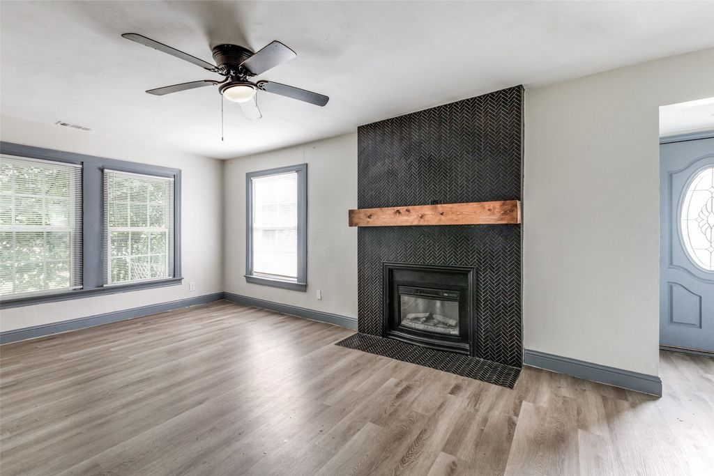 2535 Elsie Faye Heggins Street, Dallas, TX 75215
