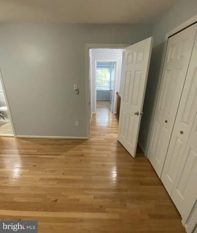 14447 FOUR CHIMNEY DR, Centreville, VA 20120