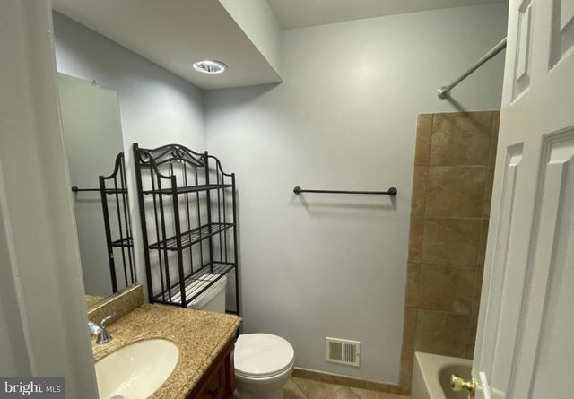 14447 FOUR CHIMNEY DR, Centreville, VA 20120