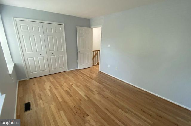 14447 FOUR CHIMNEY DR, Centreville, VA 20120