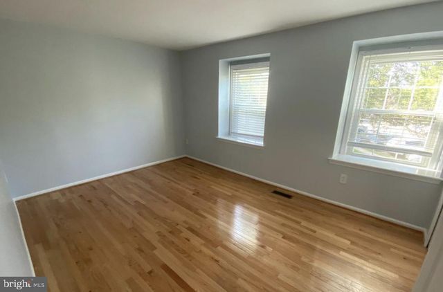 14447 FOUR CHIMNEY DR, Centreville, VA 20120