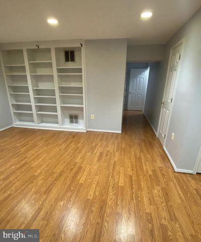 14447 FOUR CHIMNEY DR, Centreville, VA 20120