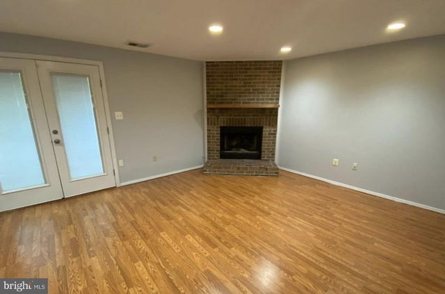 14447 FOUR CHIMNEY DR, Centreville, VA 20120