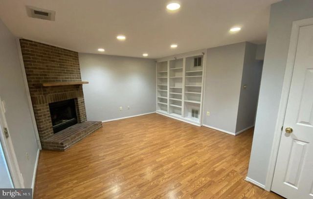 14447 FOUR CHIMNEY DR, Centreville, VA 20120