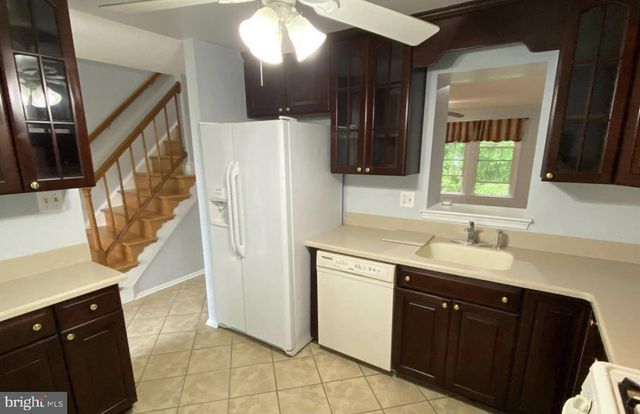 14447 FOUR CHIMNEY DR, Centreville, VA 20120