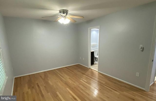 14447 FOUR CHIMNEY DR, Centreville, VA 20120